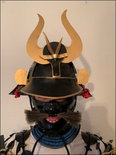 Kabuto (Helm) mit Tatemono (Wappen/ Helmschmuck) und Mempo (Gesichtsmaske)